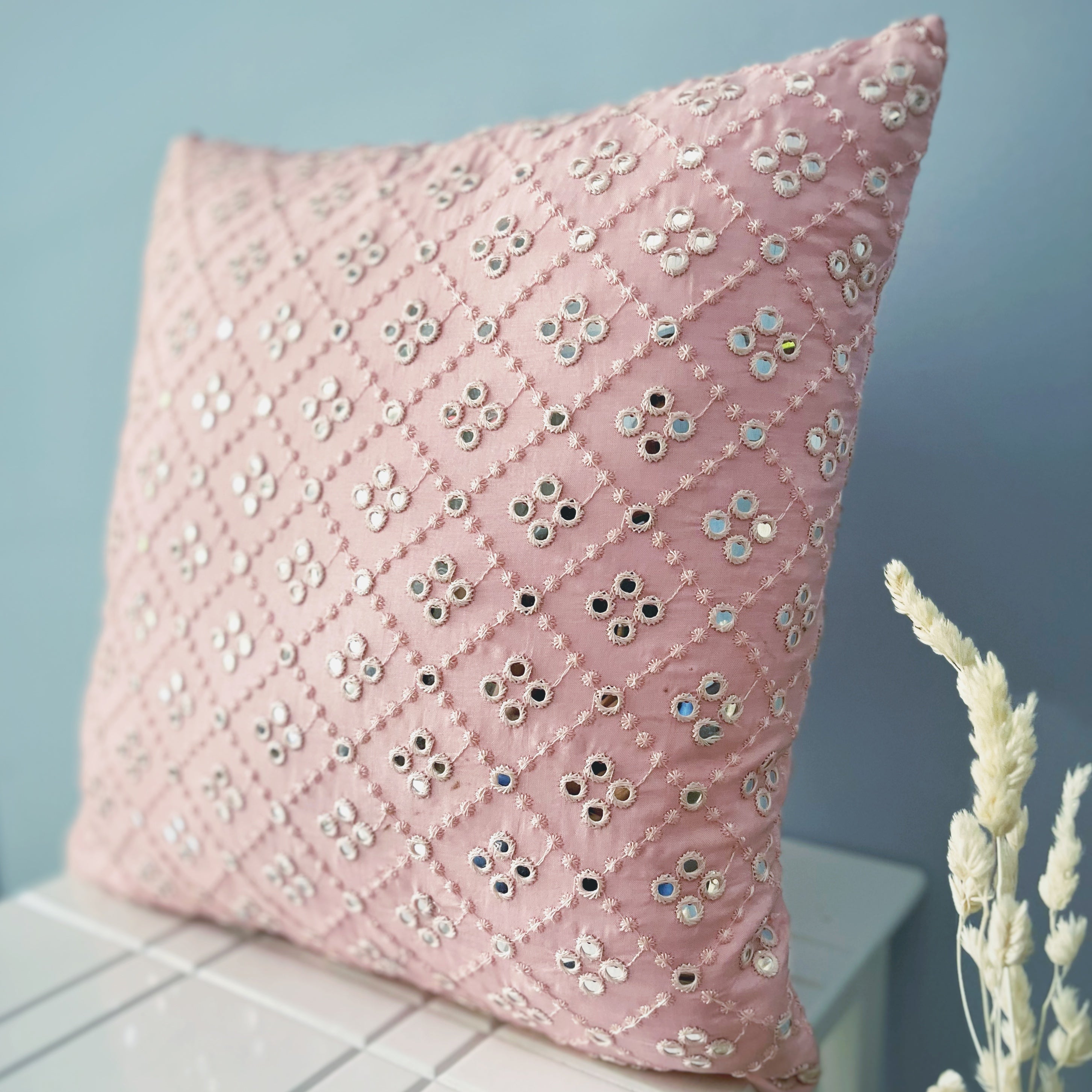 女性タレント Her lip to - HH Embroidery Cushion Cover Pink Botanical Embroidered Cushion Cover – Ian Snow Ltd